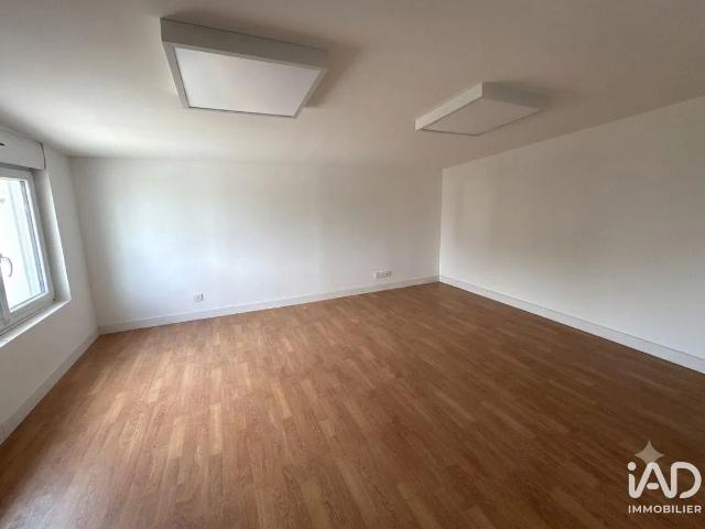 Location Bureaux 80 m²