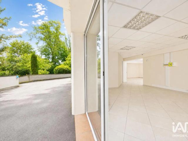 Location Bureaux 83 m²