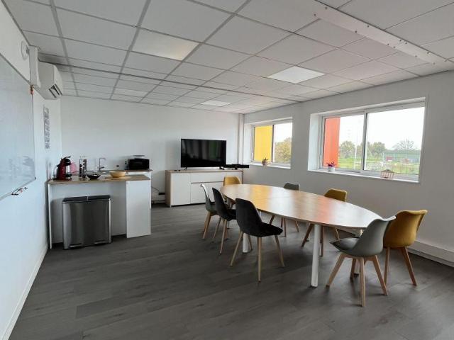 Location Bureaux 98 m²