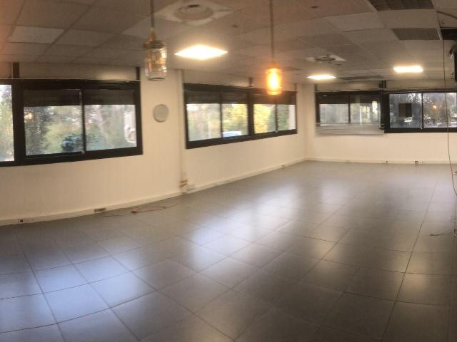 Location Bureaux 99 m²
