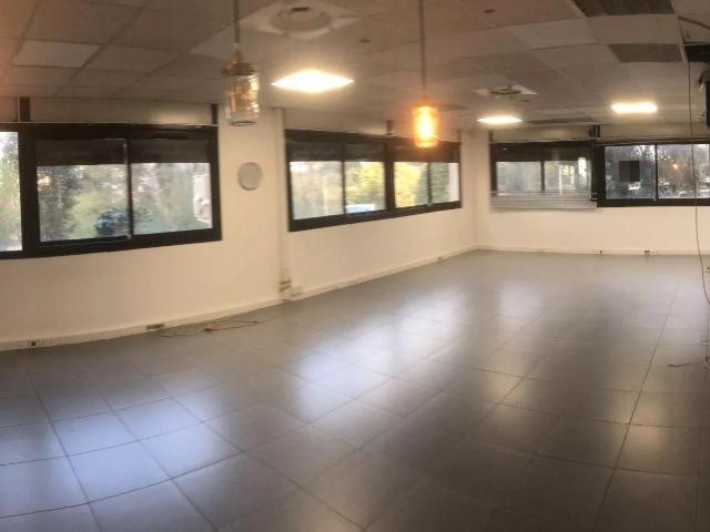 Location Bureaux 99 m²