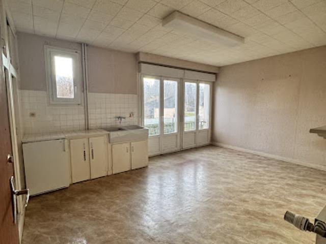 Location Bureaux 93.63 m2 Lapleau