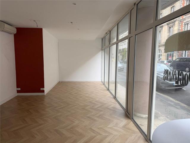 Location bureaux Bordeaux Chartrons Rez de chaussée avec parking