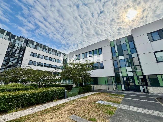 Location bureaux Lyon 7 Tramway, parkings et cadre verdoyant