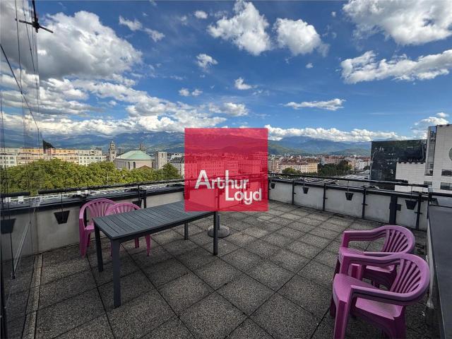 Location bureaux Grenoble Europole Étage élevé avec terrasse