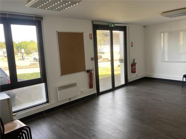 Location bureau Anglet Proche commerces et transports