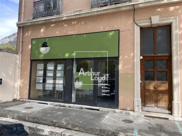 Location bureau Grenoble Proche Esplanade, bus et tram