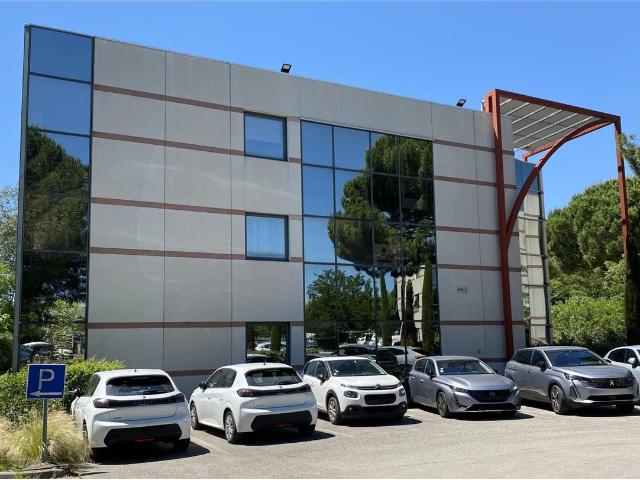 Location bureau Montpellier Millénaire Proche transports et services