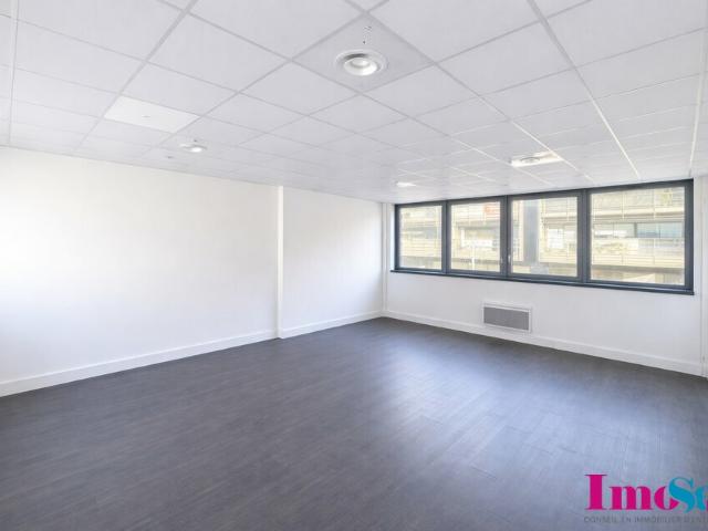 Location bureau Mérignac Tram Mérignac Centre
