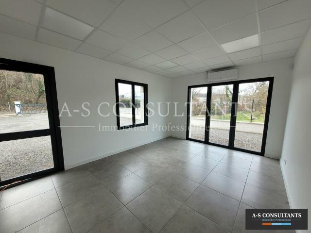Location bureau Nivolas Vermelle Proche A43 et gare TER