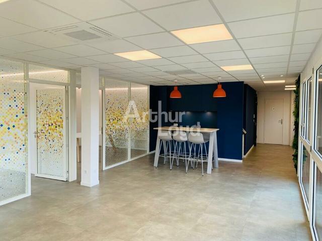 Location bureaux Saint Martin Bellevue Proximité autoroute Annecy, Genève