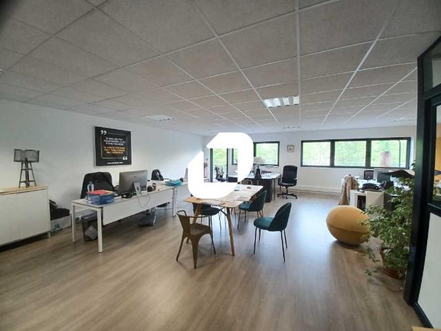 Location bureau Serris Proche autoroute A4 et RER Val d'Europe