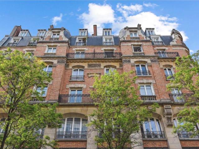 Location bureau Paris 1 Proche métro et quartiers d'affaires