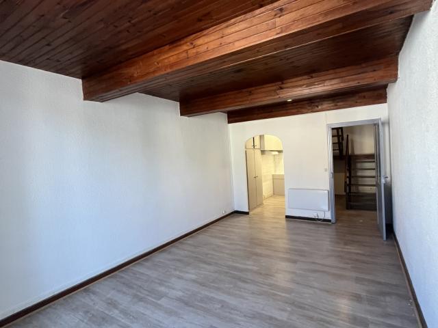 Location CASTELNAUDARY CENTRE VILLE MAISON AVEC JARDIN INTIME DE TYPE2 EN SOUPLEX LIBRE AU 15/08/2026