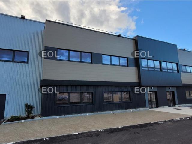 Location cellule mixte Colombier Saugnieu Proximité aéroport Lyon St Exupéry