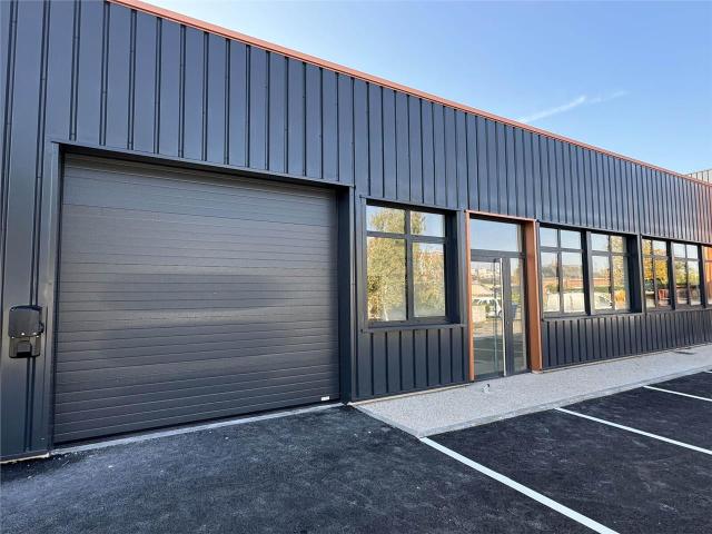 Location cellule d'activité Rivery Parkings et bureaux inclus
