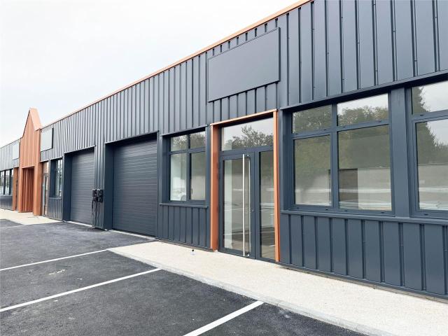 Location cellule d'activité Rivery Parkings et bureaux inclus
