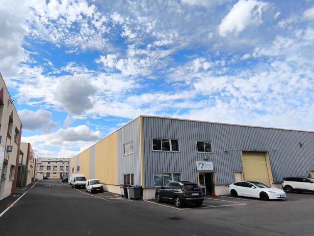 Location cellules activité + bureaux Bezons Accès sécurisé