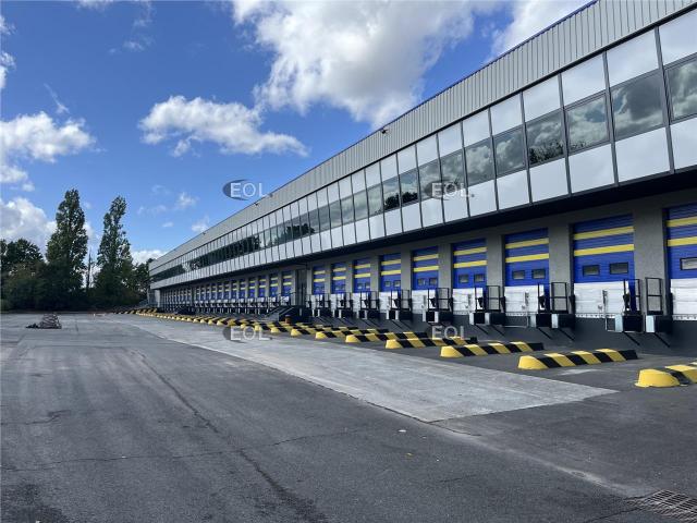 Location cellules d'activité Saint Witz Accès A1 A104 A4 & RER D