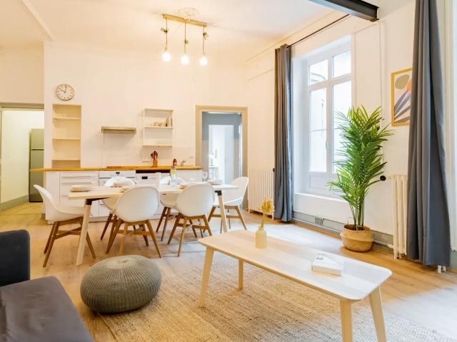 Location Appartement Place du Petit Scel, Montpellier