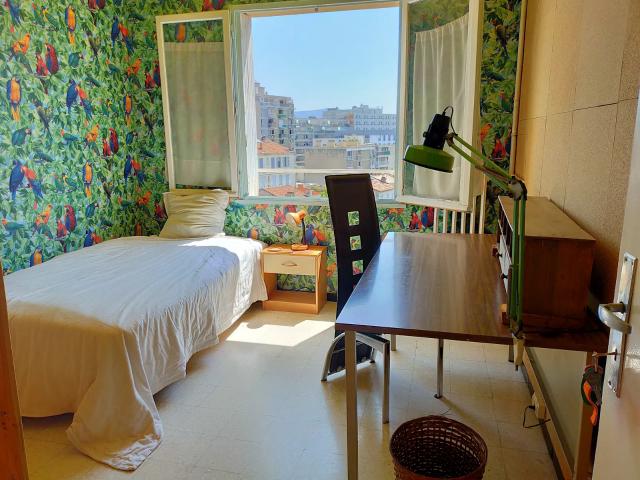 Location Chambre Rue Yves Lariven, Marseille