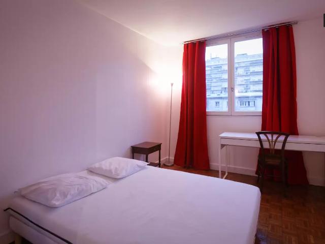 Location Chambre Rue de la Chapelle, Paris