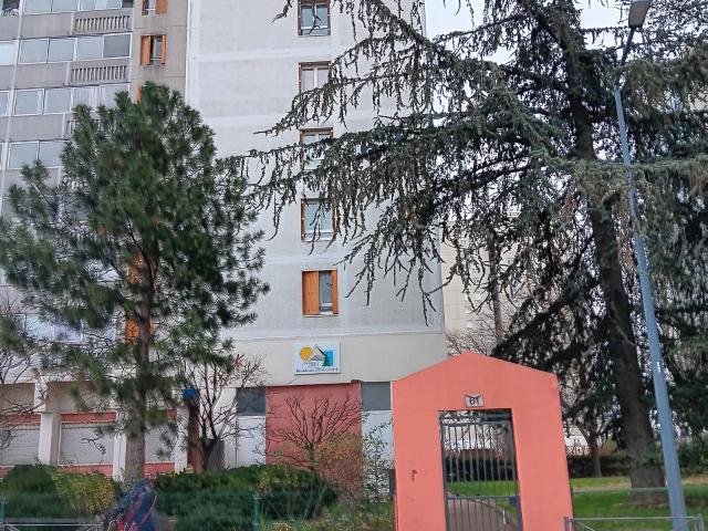 Location Chambre Rue des Martyrs de la Résistance, Vénissieux