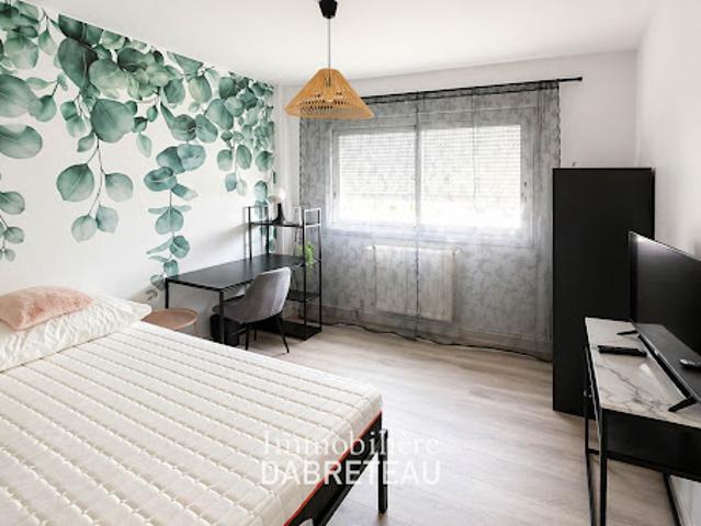 Location Chambre 7 pièces 99.73 m2 Venissieux