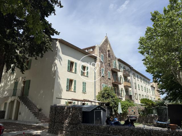 Location Charmant T2 rénové – Chemin des Religieux à La Crau | AMV Immobilier