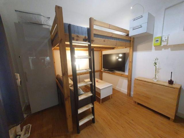 Location charmant studio meublé 14m2 Paris 15ème