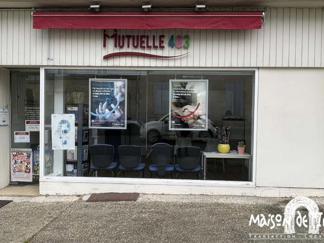 Location COGNAC Centre ville Local commercial avec vitrine 31m2 Parking à proximité