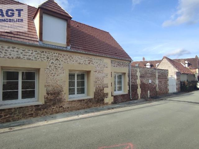 LOCATION D UNE MAISON ANCIENNE ENTIEREMENT M