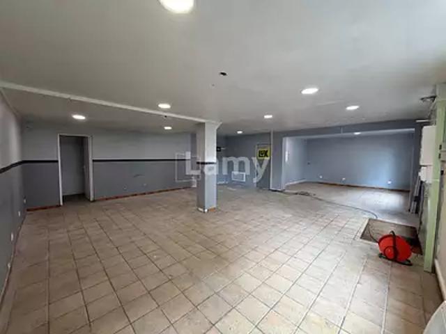location divers, 83.0 m²
