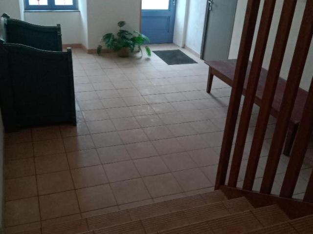 LOCATION d'un appartement 1 pièce 19 m² à Ménigoute
