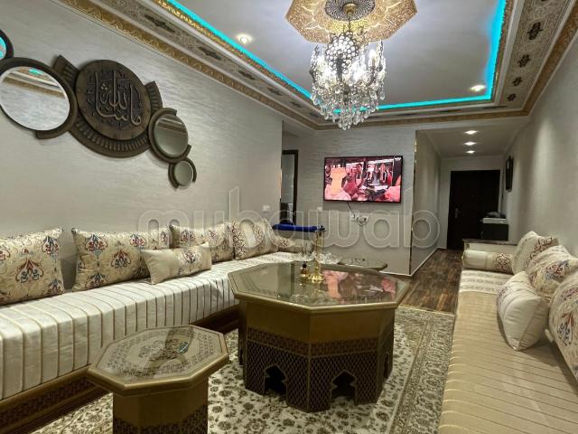 Location d'un appartement à Azib Haj Kaddour. 2 pièces confortables. Porte blindée, antenne parabolique