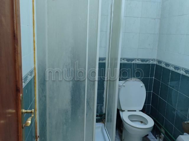 Location d'un appartement à Khouribga. Superficie totale de 90 m². Meublé
