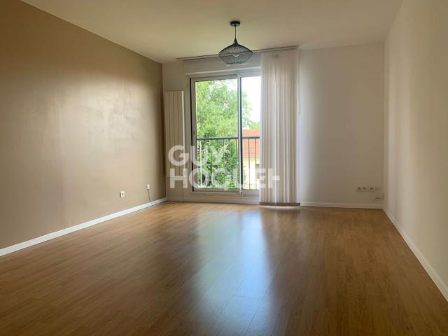 LOCATION d'un appartement de 3 pièces 68 m² à COMPIEGNE