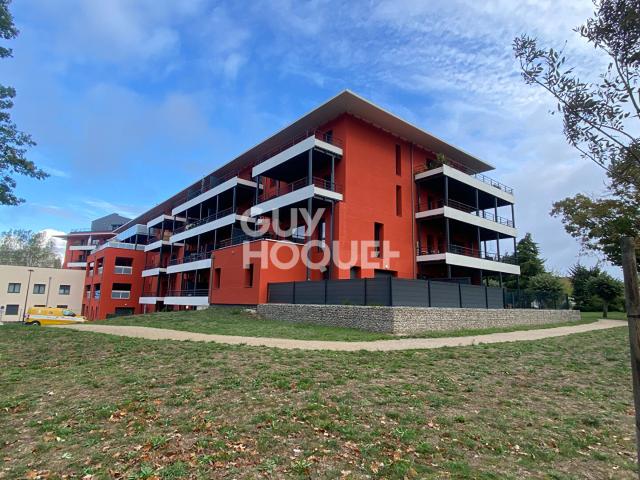 LOCATION d'un appartement de 2 pièces 31 m² à FLEURY LES AUBRAIS
