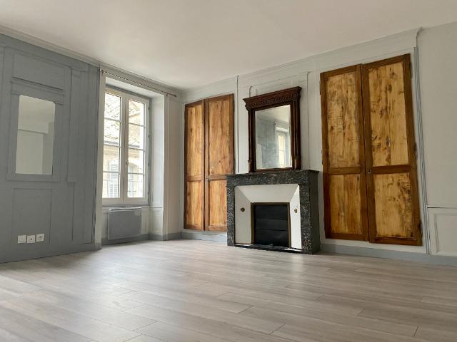 Location d'un appartement F1 à CHATEAUDUN