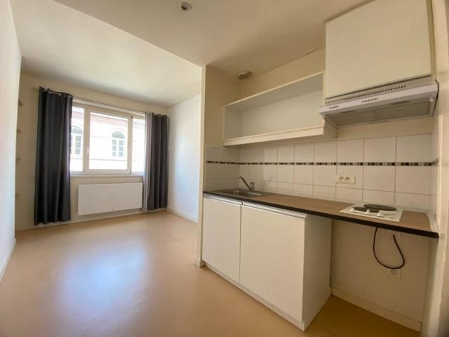 LOCATION d'un appartement F1 à LA MADELEINE