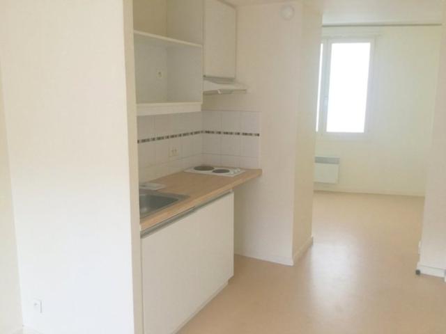 LOCATION d'un appartement F1 à LA MADELEINE