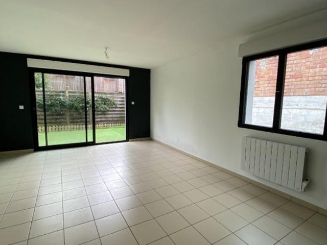 LOCATION d'un appartement F3 80 m² à MARCQ EN BAROEUL