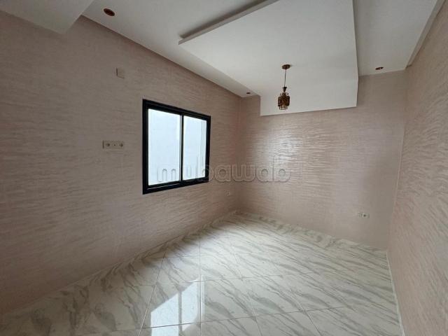 Location d'un appartement neuf à Hay Mohammadi. Superficie 63 m². Four encastré