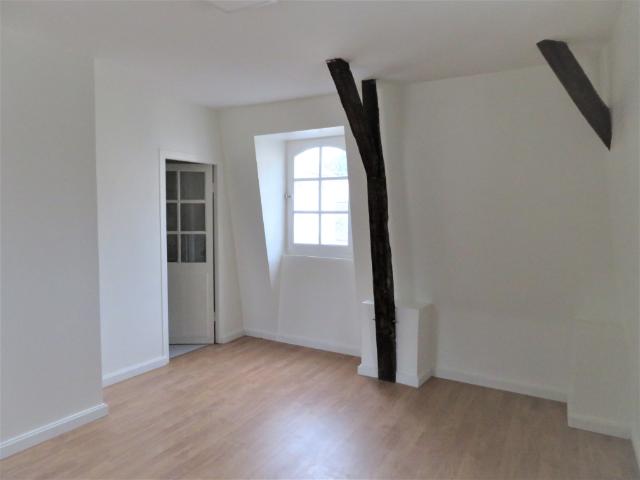 Location d'un appartement studio 20 m² à CHATEAU GONTIER