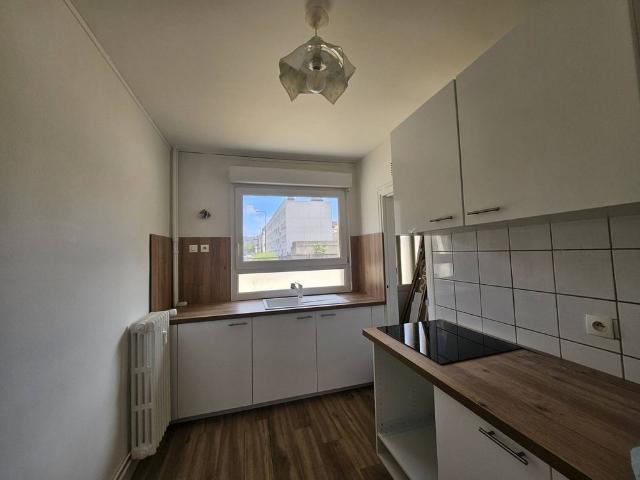 Location d'un bel appartement rénové avec vue sur le port du HAVRE 76