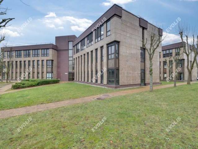Location d'un bureau à Montigny le Bretonneux dans Espace Ouest