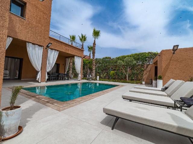 Location dune villa de 4 chambres a la nuitée