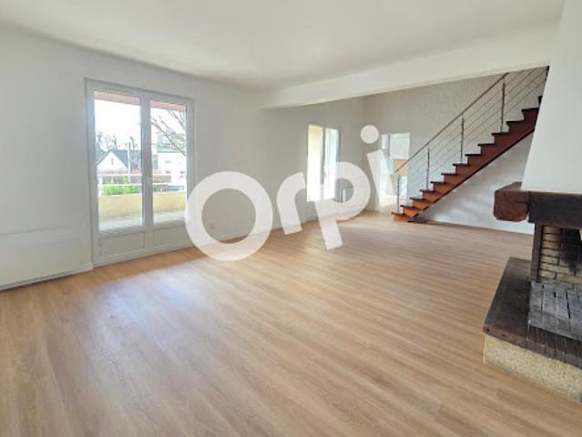 Location Duplex 3 pièces 117.49 m2 Sainte genevieve des bois