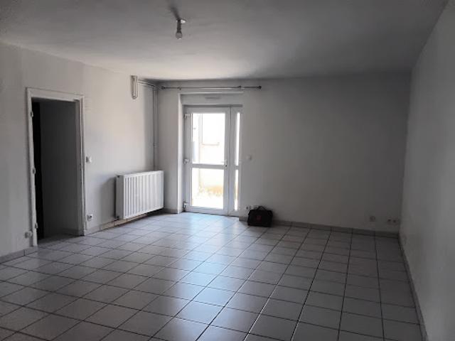Location Duplex 3 pièces 60 m2 Nérondes
