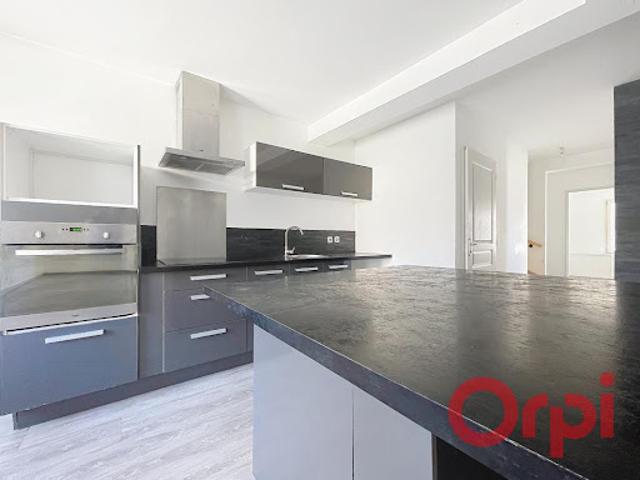 Location Duplex 3 pièces 85 m2 La Tour du Pin